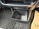 収納スペースもしっかりとあるので、車内を綺麗に保つことができます!