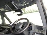 見通しのよいすっきりとした視界で、誰でも運転しやすいです。運転のしやすさは疲れにくさにも繋がりますよ♪