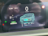 メーター内のディスプレイには運転をサポートするさまざまな情報を表示。