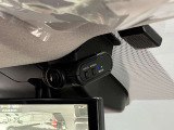 いくら安全運転をしていても、事故に巻き込まれることもあります。万が一の時に証拠として使えるフロント+車室内ドライブレコーダーがついてます♪