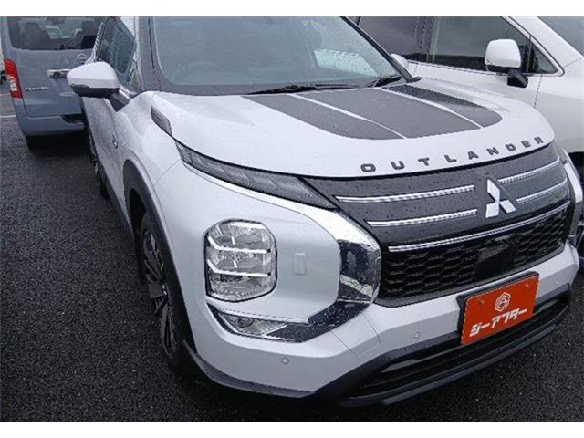 アウトランダー PHEV 2.4 P 4WD 禁煙車 サンルーフ YAMAHAサウンド