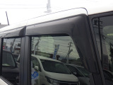 ★ドアバイザー★雨天時に窓を開けても濡れにくく車内に雨が入り込むのを防ぎながら換気ができます(^^♪
