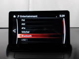 Bluetoothに接続することで、スマートフォンに入っている音楽アプリを車内で楽しめたり、通話が出来ます♪