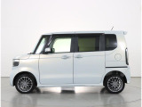 中古車だからこそオススメのボディーコーティング!!ボディ全体を磨く下地処理から丁寧に行い、細かい傷や水垢等の汚れを奇麗にしてから施工いたします!!ビフォー・アフターがハッキリとお判りいただけます!
