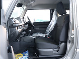弊社でお車をご購入頂いたお客様は、一部車種を除いて【オイル交換永久無料】となっております。※詳細はスタッフまでお問合せ下さい。