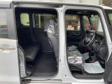 【両側電動スライドドア】ドアの開閉スペース不要!狭い駐車場でも安心して乗り降りすることができます!