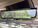 【デジタルインナーミラー】カメラが撮影した車両後方の映像をルームミラー内に表示。クリアな視界で状況の確認が可能です!※ドラレコ機能ご利用には別途SDカードをご用意いただく場合があります。