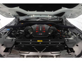 8気筒ターボエンジンでパワフル&エコなドライブをお楽しみ頂けます。お車詳細や展示状況はフリーダイヤル(0078-6002-498412)またはBPS城東鶴見06-6933-6600迄お気軽にお問合せ下さい。