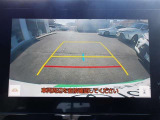バックモニターで、後方を確認しながら安心して駐車することができます。運転初心者も熟練者も必須の機能ですよ!
