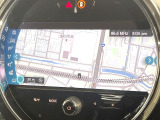 ●純正ナビ:一体感のあるナビは、高級感ある車内を演出してくれます。オーディオ機能も充実しておりますので、運転もより楽しめます♪