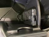 グローブBOX内のカードの取り出しもしやすい場所にETC(社外品)がついています。高速道路の料金所の通過もラクラクです!。