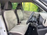 運転席シート廻りは使用感も少なく、良好な状態となっています。前オーナー様が丁寧に使っていたことがよくわかりますね。