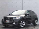 ・斜めからAudiを見るとプレス技術の高さを感じることができます。