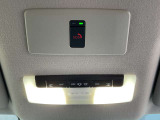 SOSコールスイッチです。NissanConnectにご加入していただくとご利用いただけます。