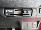 ETC付。高速道路の料金所はキャッシュレスで通過です。サービスエリア等にあるスマートインターの出入口も利用可能でとっても便利。ご納車後すぐにお使い頂けるようセットアップしてのお渡しとなります。