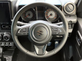 【純正革巻きステアリング】上質な革を使用することで、手にしっかり馴染みとても運転しやすいハンドルです♪