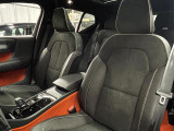 XC40 T4 AWD Rデザイン 4WD 4WD サンルーフ