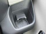 運転席で使用できるドリンクホルダーです。