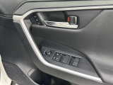 運転席のパワーシートはメモリー機能付き