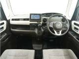 ◆視界広々で非常に運転しやすくロングドライブでも疲れを感じさせないすっきりとまとまったインパネ周りです。