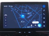 ディスプレイオーディオ(コネクティッドナビ対応)PLUS搭載。T-Connectご契約で2029年11月まで無償で利用できるナビ(期限到来後は有償)と、解約後も利用できる車載ナビが搭載されています。