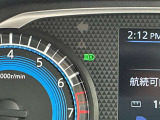 ハイビームアシストは周囲の明るさから対向車や先行車、街灯の有無などをフロントカメラが検知して、自動でハイビーム(上向き)とロービーム(下向き)を切り替える機能です。