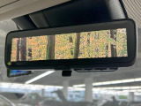 【デジタルインナーミラー】後席の大きな荷物や同乗者で後方が確認しづらい時でも安心!カメラが撮影した車両後方の映像をルームミラー内に表示。クリアな視界で状況の確認が可能です!