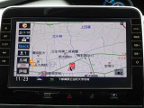 【ナビ】メモリーナビ(MM521D-L)付きです。目的地を設定すれば初めての場所でも簡単に行くことができます。もちろん音楽だって聴けちゃいます♪