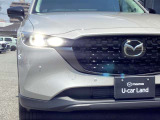 アダプティブLEDヘッドライト カメラや車速センサーと連動して、ハイ、ロー、ワイドローのLEDライトを常に最適な配光に自動制御する優れものです!