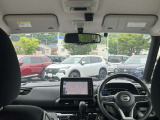 視界広々で運転しやすいインパネ