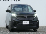 アダプティブLEDヘッドライト。フロントカメラで前方の状況を検知し対向車や先行車に眩しい思いをさせることなく必要なところだけを遠くまで照射します。