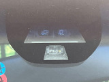 【シティブレーキアクティブシステム】低速走行中に前方の車両等を認識し、衝突しそうな時は警報とブレーキで衝突回避と被害軽減をアシスト。より安全にドライブをお楽しみいただけます。