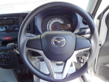 運転中に確認しやすい操作レイアウトです。