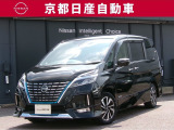 ご家族の方にぴったりな両側オートスライドドアを装備しております。お買い物に両手がふさがってしまう際も自動でドアの開閉が可能なためとても便利です。
