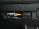 ◆ETC2.0装着◆進化したドライブ体験。料金収受システムだけだったETCが生まれ変わって、高速道路を賢く使うETC2.0に進化しました。多彩な情報サービスが便利で快適なドライブ体験を提供します。