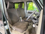運転席シート廻りは使用感も少なく、良好な状態となっています。丁寧に使われていたことがよくわかりますね。