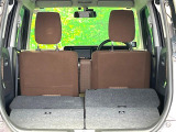 普段のお買い物や通勤、送迎等に十分な荷室スペースを確保しております。セカンドシートを倒すと、大きな荷物の積載も可能です♪