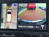 アラウンドビューモニターまるで車を真上から映したような映像で、前後左右の感覚が分かります♪車庫入れや駐車時に大活躍の機能です。