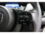 Hondaセンシングの機能のひとつ、アダプティブクルーズコントロール付!アクセルから足を離しても設定したスピードと前車との車間を保ち走行してくれます!車線維持もアシスト☆高速道路で疲労軽減ですね☆