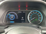 視認性の高いメーターで運転情報を的確に把握できます。セグメントも12セグあるので安心です!