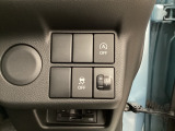 各種機能の切替スイッチは運転席パネル下に集約されています。任意で切り替え可能なため状況に合わせてお使いください。