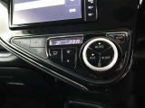 ☆オートライト付きです♪周りが暗くなるとライトを点灯させます♪高速道路の走行時にはトンネルで自動点灯しますので、とっても便利ですよ♪