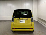 ターボ車ならではのテールゲートスポイラーと四角モチーフのテールランプが車体をより一層引き締めます!
