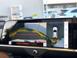 【パノラミックビューモニター】専用のカメラにより、上から見下ろしたような視点で360度クルマの周囲を確認することができます☆死角部分も確認しやすく、狭い場所での切り返しや駐車もスムーズに行えます。