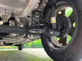 お車を安心してお乗りいただく為には、足回りの定期点検が欠かせません。サービスサポート(有償保証)では無料点検もご提供しており、安心のカーライフをお過ごしいただけるサポート体制が整っています。