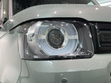 LEDヘッドライトは、点灯の瞬間から最大光量を発揮し、突然暗くなるトンネルなどでの安定感を高めます。