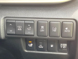 【三菱e-Assist】走行中に前方の車両等を認識し、衝突しそうな時は警報とブレーキで衝突回避と被害軽減をアシスト。より安全にドライブをお楽しみいただけます。