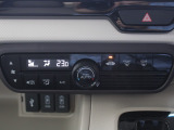 オートエアコンのお車ですので室内の温度をスムーズに調整してくれます♪