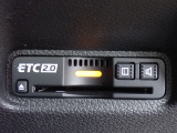 ■【ETC車載器】が装備されています。セットアップをしてお渡しとなり、ETCカードを差し込むだけで高速道路の利用が可能です。
