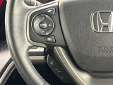 ★オーディオコントロールスイッチ★ステアリングにはオーディオコントロールスイッチが付いていますので、目線を正面から外すことが無く、また、ステアリングから手を離さずにオーディオ操作ができます